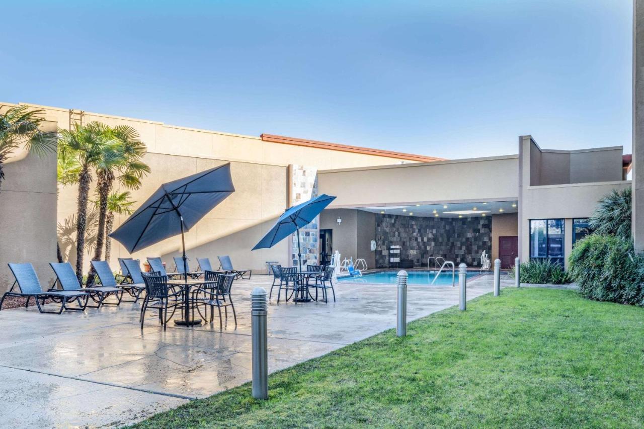 Wyndham Sacramento Hotel Carmichael Eksteriør billede
