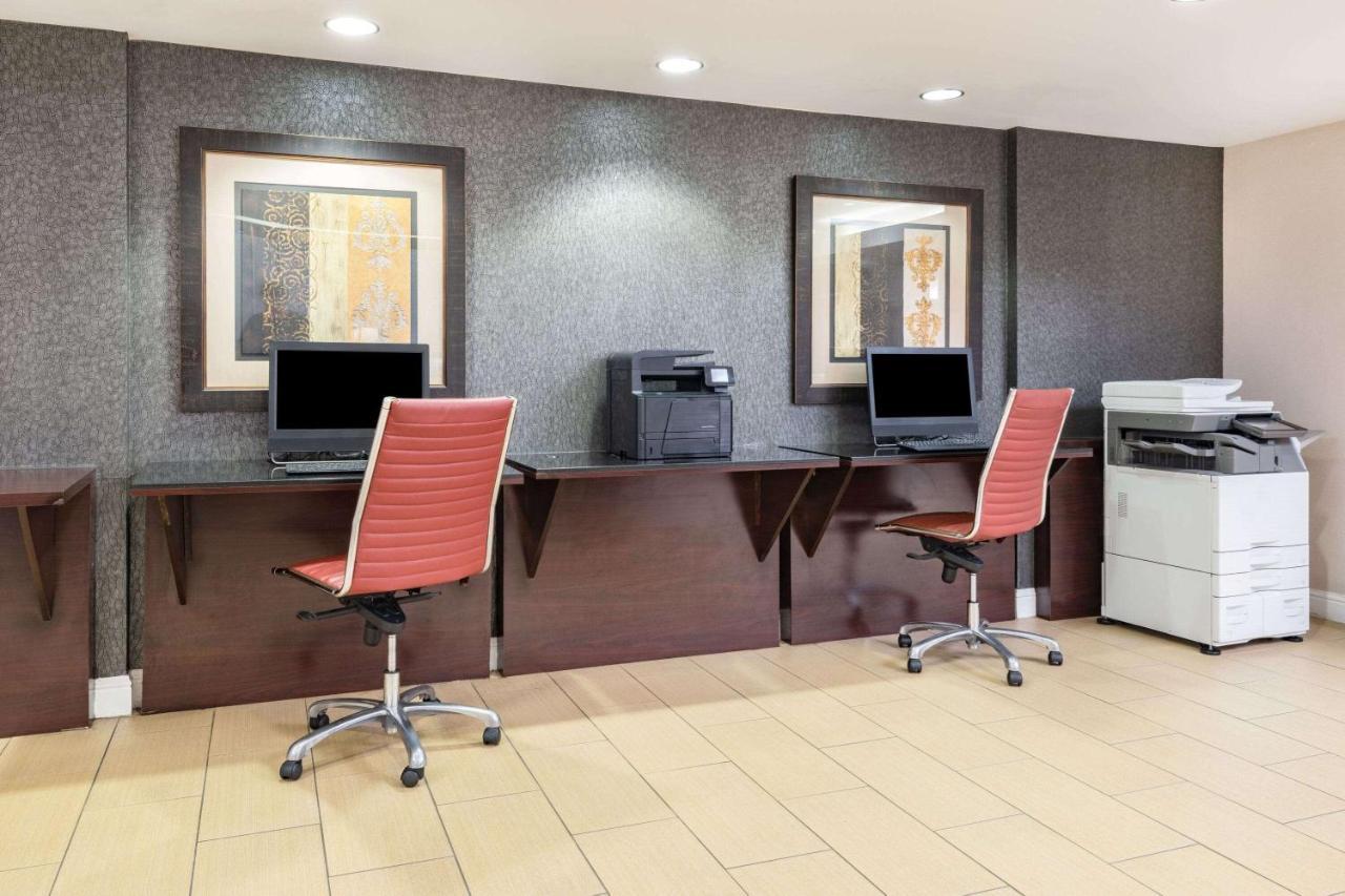 Wyndham Sacramento Hotel Carmichael Eksteriør billede